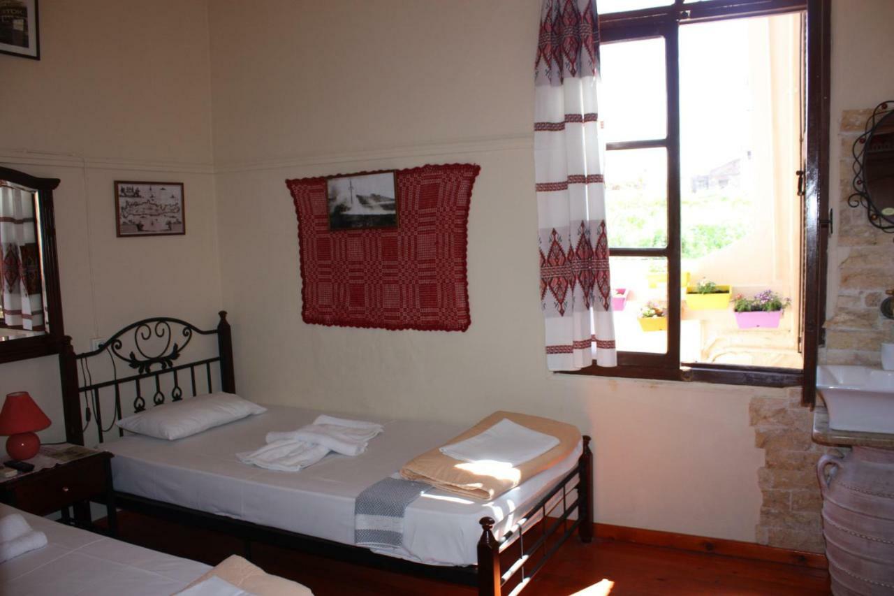 Bed and Breakfast Mmebassia Chania  Exterior foto