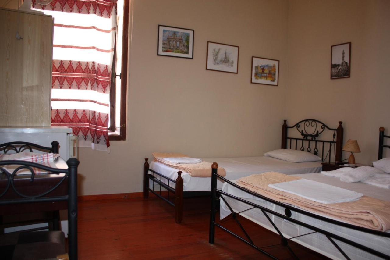 Bed and Breakfast Mmebassia Chania  Zimmer foto